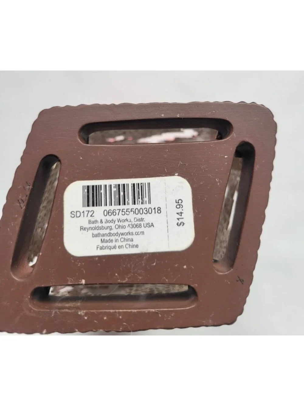 Bath & Body Works soap holder an intricate, ombre metal sleeve design of maple
